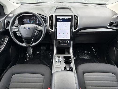 Iconic Silver Metallic 2023 Ford Edge SE