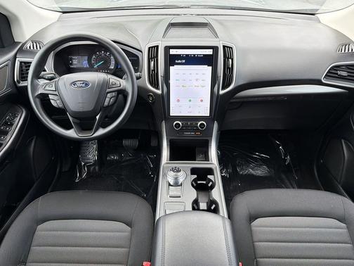 Iconic Silver Metallic 2023 Ford Edge SE
