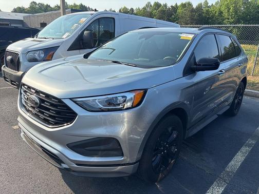 Iconic Silver Metallic 2023 Ford Edge SE