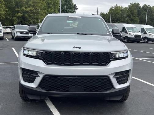 2024 Jeep Grand Cherokee LAREDO