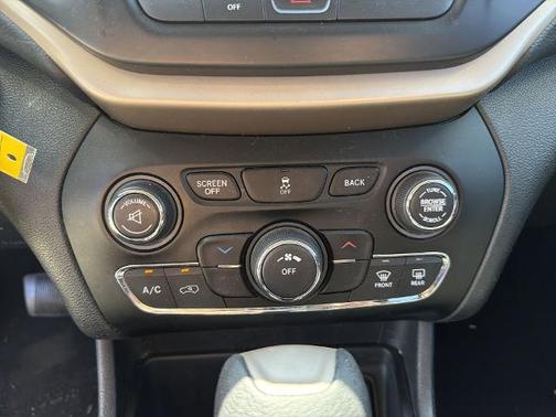 Recon Green Clearcoat 2017 Jeep Cherokee LATITUDE