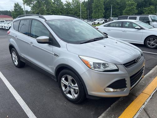 Ingot Silver Metallic 2014 Ford Escape SE