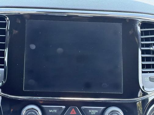 Granite Crystal Metallic Clearcoat 2019 Jeep Grand Cherokee Overland