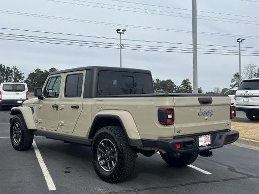 2022 Jeep Gladiator OVERLAND