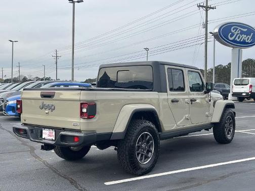 2022 Jeep Gladiator OVERLAND