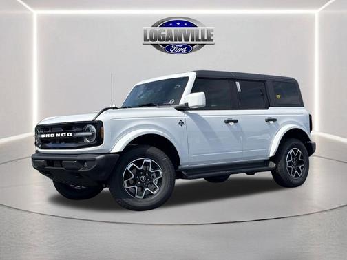 Oxford White 2026 Ford Bronco Outer Banks