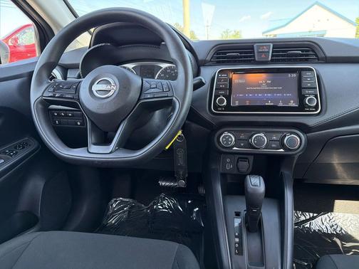 Gun Metallic 2024 Nissan Versa 1.6 S