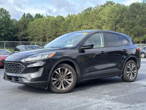 Agate Black Metallic 2022 Ford Escape SE