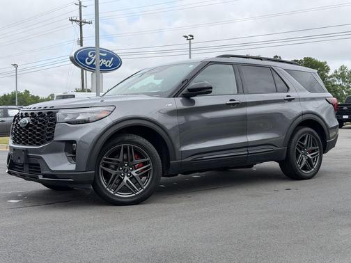 Gray Metallic 2025 Ford Explorer ST-Line