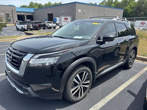 Super Black 2024 Nissan Pathfinder Platinum 4WD