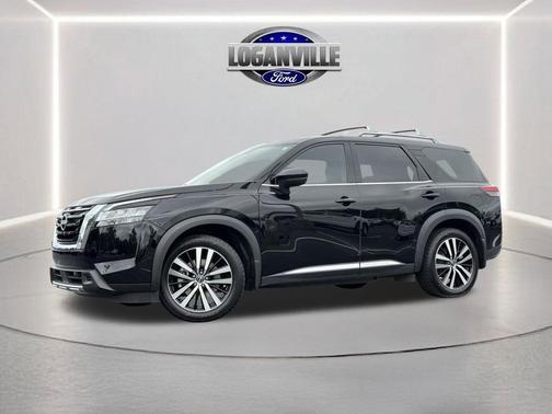 Super Black 2024 Nissan Pathfinder Platinum 4WD