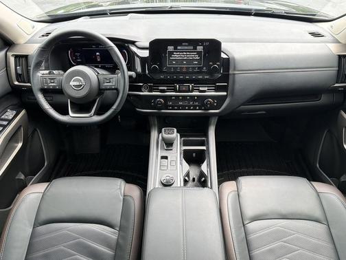 Super Black 2024 Nissan Pathfinder Platinum 4WD
