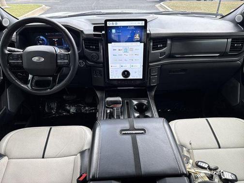 2023 Ford F-150 Lightning Platinum
