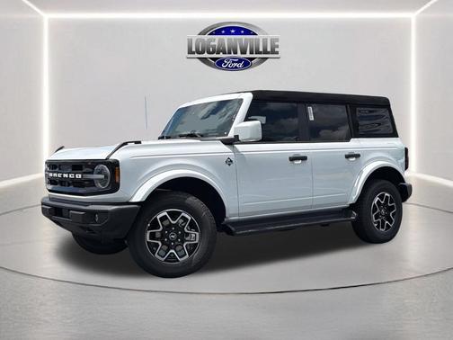 Oxford White 2026 Ford Bronco Outer Banks