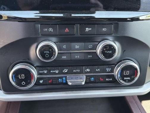 AGATE BLACK METALLIC 2024 Ford Expedition LIMITED