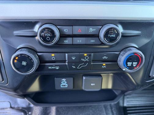 Agate Black Metallic 2026 Ford F-250 XL
