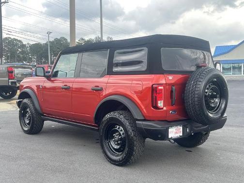 2023 Ford Bronco 