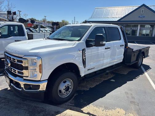 Oxford White 2026 Ford F-350 XL
