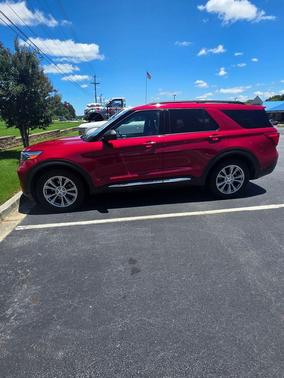 Rapid Red Metallic Tinted Clearcoat 2020 Ford Explorer XLT