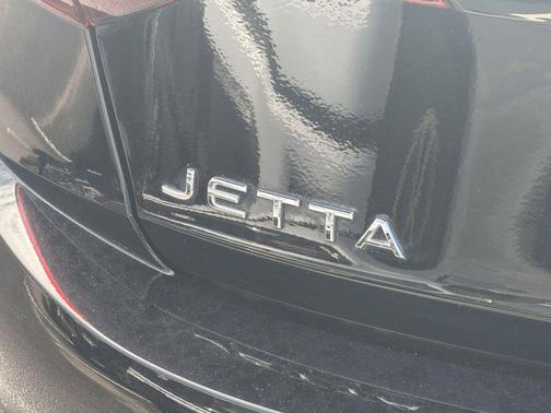 Deep Black Pearl 2024 Volkswagen Jetta 1.5T SEL