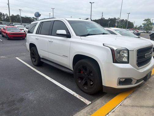 White Frost Tricoat 2019 GMC Yukon SLT