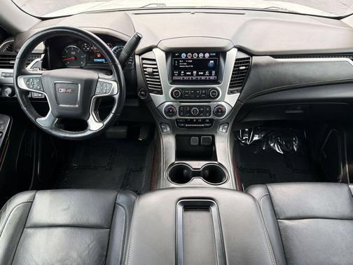 White Frost Tricoat 2019 GMC Yukon SLT