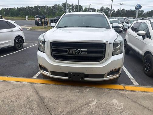 White Frost Tricoat 2019 GMC Yukon SLT