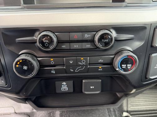 Oxford White 2026 Ford F-250 XL