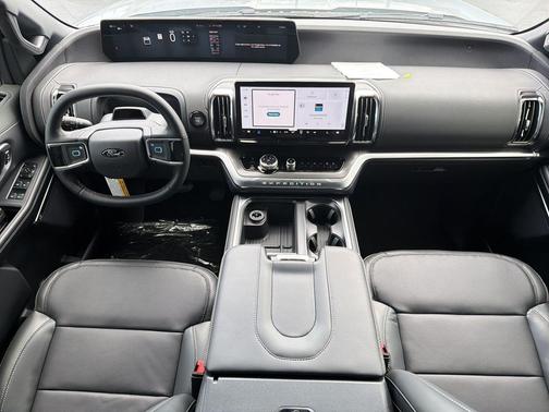 Glacier Gray Metallic Tri-Coat 2026 Ford Expedition Platinum