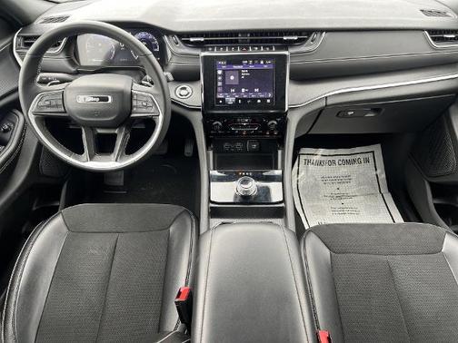 2024 Jeep Grand Cherokee LAREDO