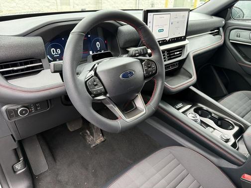 Gray Metallic 2025 Ford Explorer ST-Line