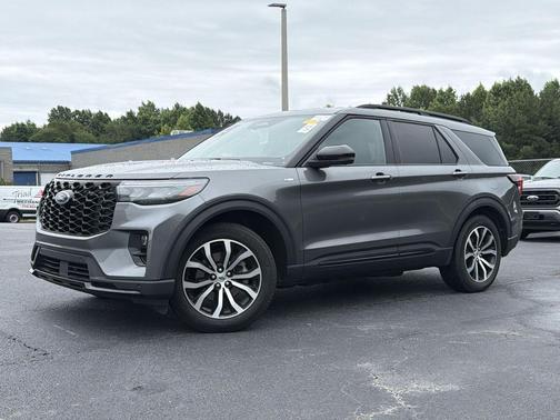 Gray Metallic 2025 Ford Explorer ST-Line