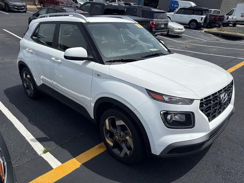 Lunar White 2023 Hyundai VENUE SEL