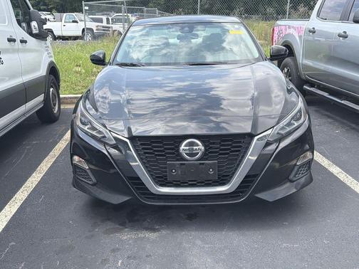 Super Black Clearcoat 2022 Nissan Altima 2.5 SV