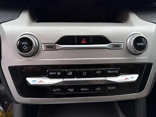 2020 Ford Explorer BASE