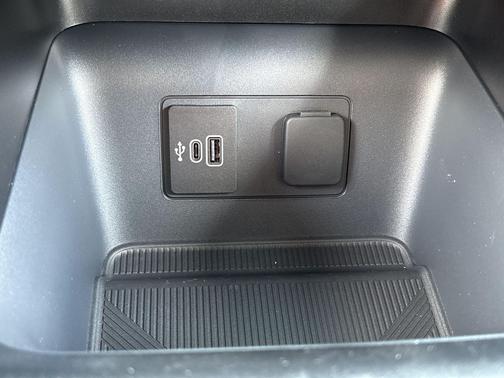 Space White Metallic 2026 Ford Explorer Active