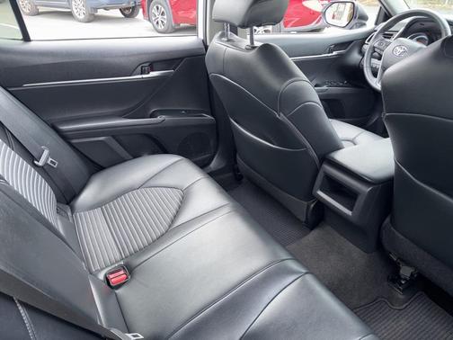 2019 Toyota Camry Hybrid LE