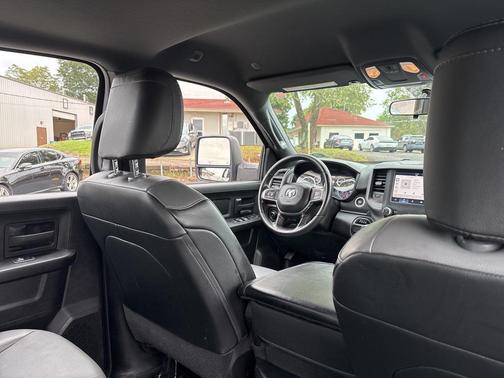 2024 RAM 2500 Tradesman Crew Cab 4x4 6'4' Box