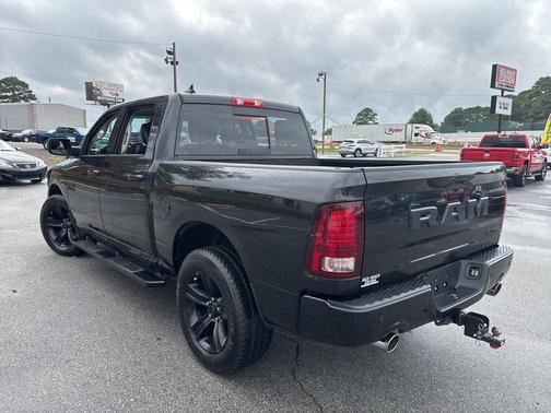 2018 RAM 1500 Night Crew Cab 4x4 5'7' Box