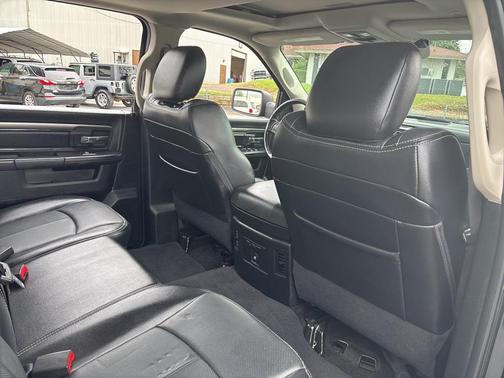 2018 RAM 1500 Night Crew Cab 4x4 5'7' Box