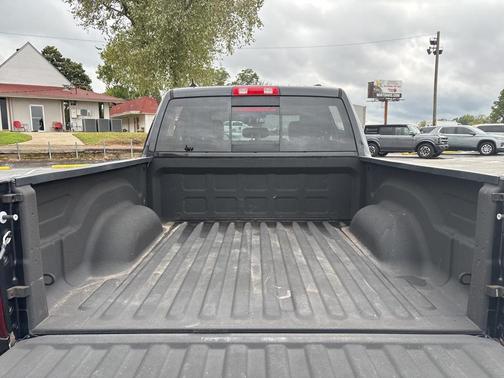 2018 RAM 1500 Night Crew Cab 4x4 5'7' Box