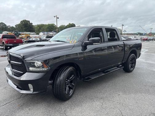 2018 RAM 1500 Night Crew Cab 4x4 5'7' Box