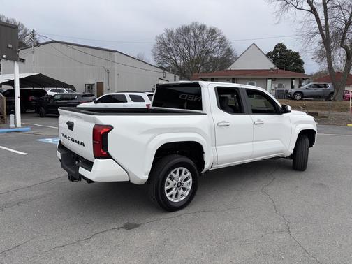 2024 Toyota Tacoma SR5