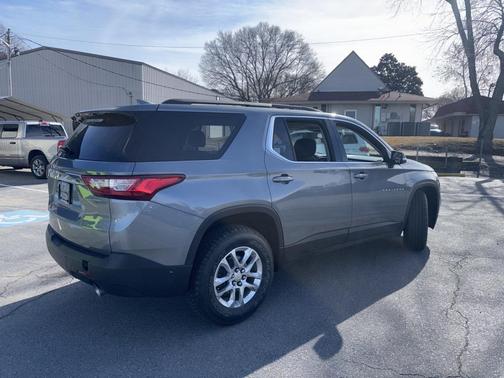 2021 Chevrolet Traverse LT Cloth
