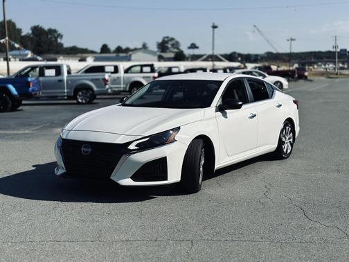 2024 Nissan Altima S FWD