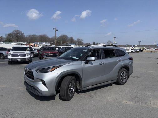 2024 Toyota Highlander XLE