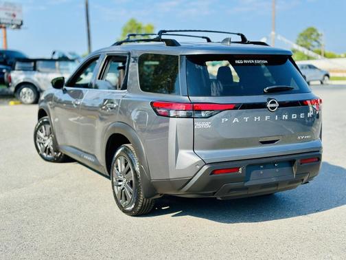 2022 Nissan Pathfinder SV 4WD