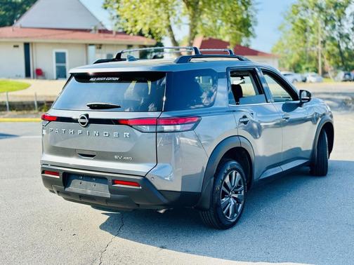 2022 Nissan Pathfinder SV 4WD
