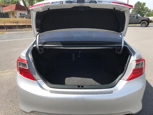 Classic Silver Metallic 2012 Toyota Camry XLE