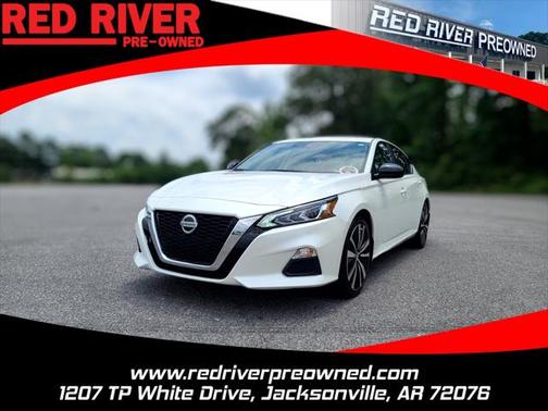 2022 Nissan Altima SR FWD